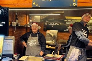 prahain.cz/jidlo/vanocni-langose-v-brne-se-zapisi-do-ucebnic-podnikani-25636.html